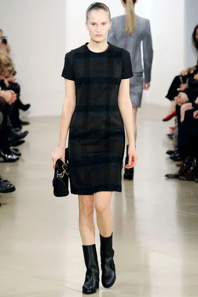Look 25